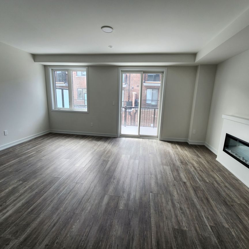 For Lease - 8 Victor Metcalf Lane, Richmond Hill, Ontario - Photo 1