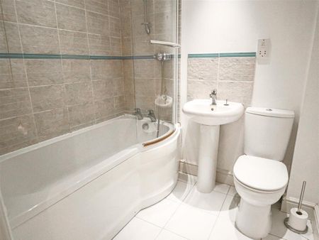 2 bedroom flat to rent - Photo 5