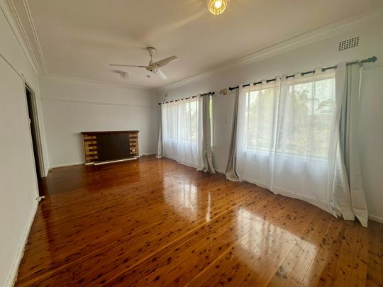 Three bedroom, family home - Photo 1