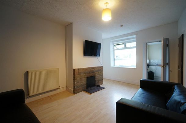 33 Penchiwntan Road - Photo 1