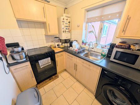 2 bedroom flat to rent - Photo 4