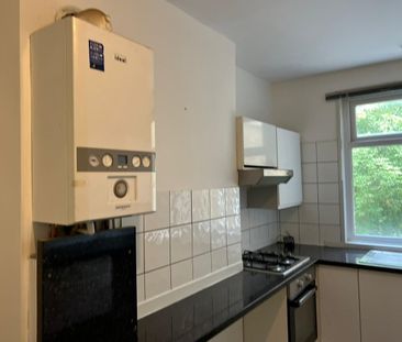2 Bed Flat, Mount Pleasant Road, SE13 - Photo 4