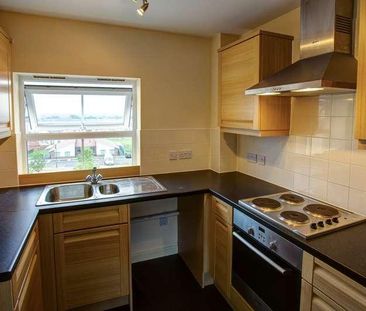 Bache House, Swindon, Wiltshire, SN25 - Photo 3