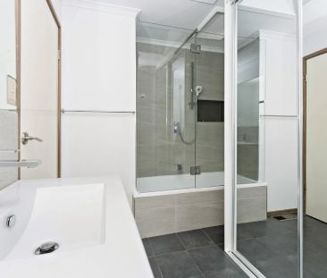 Low maintenance family home - Photo 6