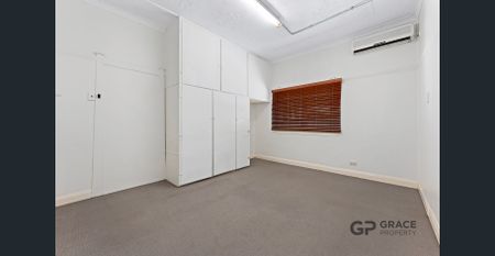 Family Home in the Heart of St Marys - Photo 3