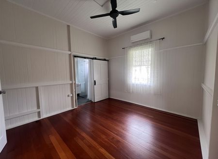 Charming Queenslander in the Heart of Yungaburra - Photo 2