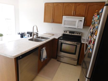 For Lease - 3424 Nutcracker Drive, Mississauga, Ontario - Photo 3