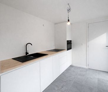 Huis te huur in Eeklo voor € 1.100 met 3 slaapkamers - Photo 2
