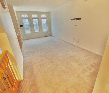 361 ASPENDALE CRESCENT - Photo 3