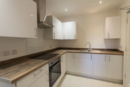 STUDENT ACCOMMODATION, 1 Northland Terrace, Derry/Lononderry, BT48 7JQ - Photo 2