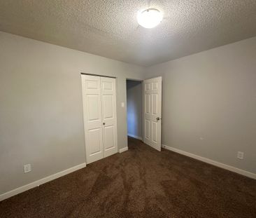 SPACIOUS 2 Bedroom APARTMENT!! GREAT LOCATION Downtown!!! - Photo 4