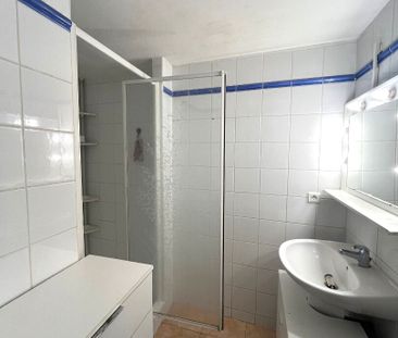 ROGNONAS - Appartement en duplex meublé dans le centre du village., - Photo 4