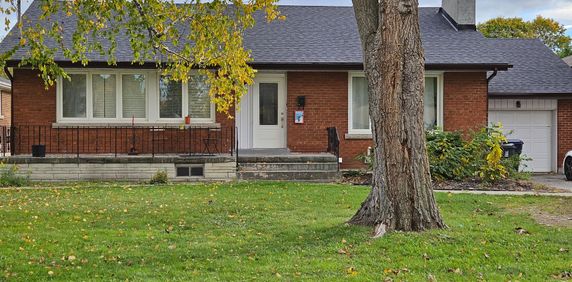 For Lease - 113 Stafford Road Unit# Main floor 1 room, Toronto, Ontario - Photo 2