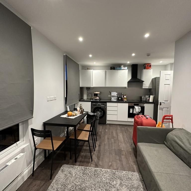 House share to rent - Photo 1