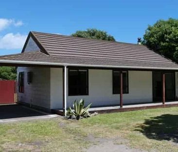 Fabulous Two-Bedroom Home in Waikanae Beach - Photo 3