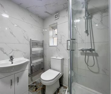 Guide Price £1,850 pcm - Available Now - Unfurnished - Photo 6