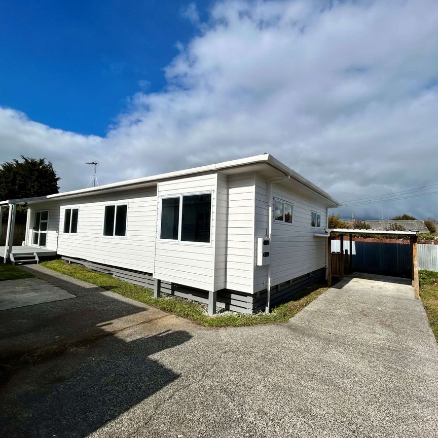 Charming 4-Bedroom Home for Rent in Hamilton East - Photo 1