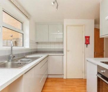 1 bedroom in a house share to rent - Photo 2