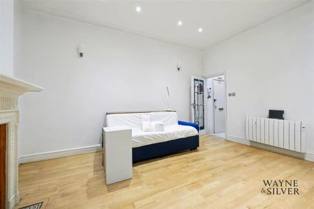 Studio to rent - Photo 2