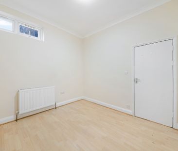 Graveney Road, SW17, London - Photo 5