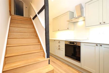 A wonderful 3 bedroom detached property to rent at Welford, approximately 7 miles north of Newbury. - Photo 4