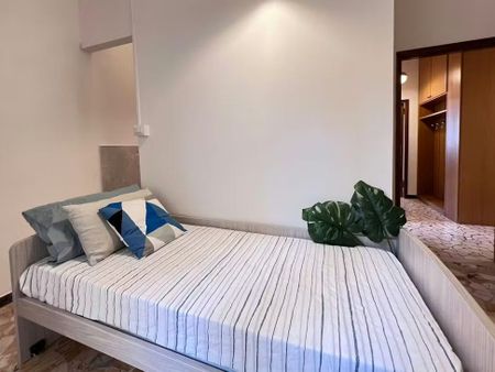 Via Santa Maria Maggiore, Bologna, Emilia-Romagna 40121 - Foto 2