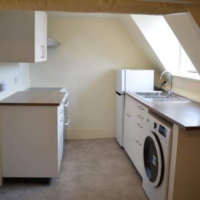 1 bedroom property to rent in Swindon - Photo 1