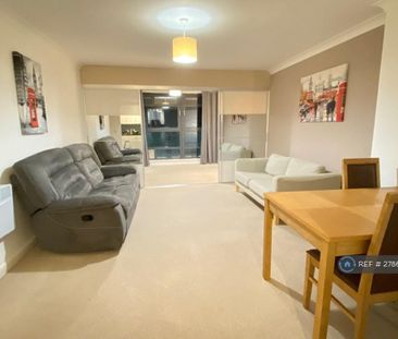 3 bedroom flat to rent - Photo 2