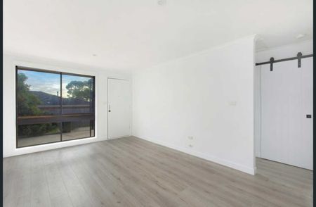 Spacious Two Bedroom Unit! - Photo 2