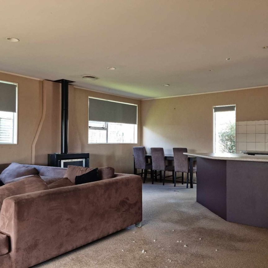 Groovy Glamis - Photo 1