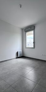 Appartement 3 pièces 64m2 MARSEILLE 9EME 1 048 euros - Photo 4