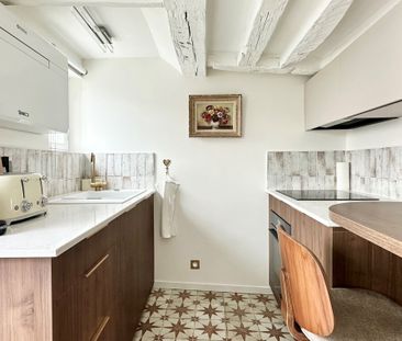 Appartement à louer Quai aux Fleurs, Paris 4ème - Photo 3