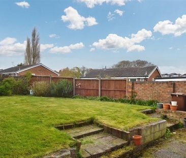 3 bedroom end of terrace house to rent - Photo 3