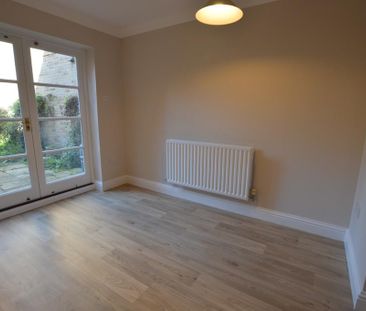 3 bedroom detached house to rent - Photo 2