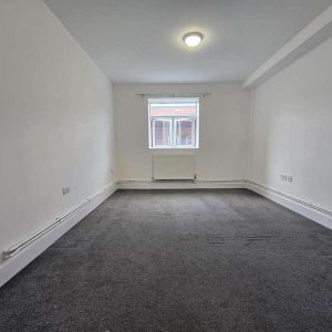 High Street, Slough, SL1 - Photo 2