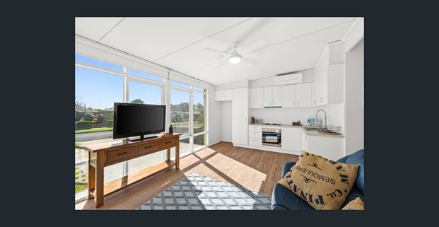 Renovated Home in the West End! - Photo 1