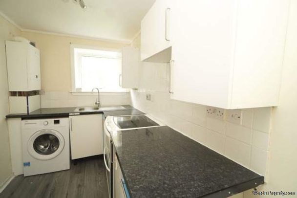 2 bedroom property to rent in Greenock - Photo 1