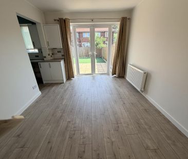 3 bedroom semi-detached house to rent - Photo 1