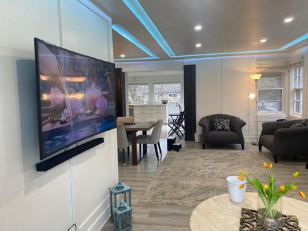 For Lease - 11 Morton Avenue, East Gwillimbury, Ontario - Photo 4