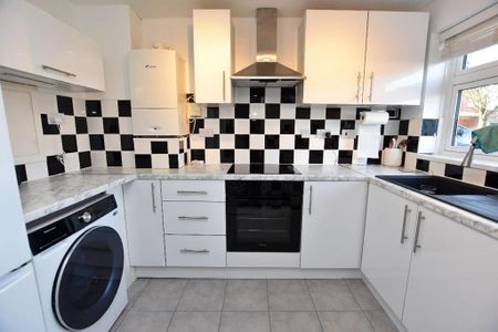 2 bedroom semi-detached house to rent - Photo 4