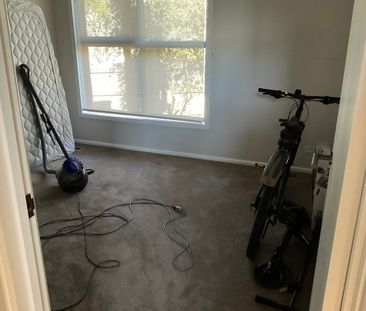 Blackburn South - Photo 1