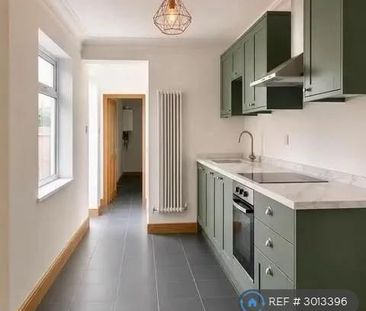 4 bedroom terraced house to rent - Photo 2