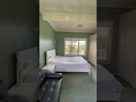Spacious Ensuite Room - Photo 2