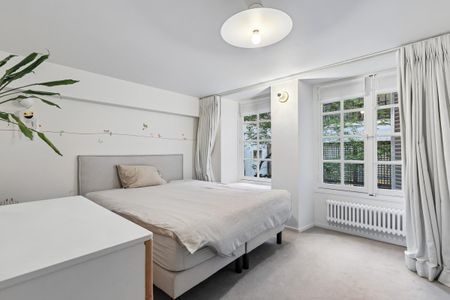 Location Appartement 5 pièces Meublé 206m² PARIS 6ème - Photo 2