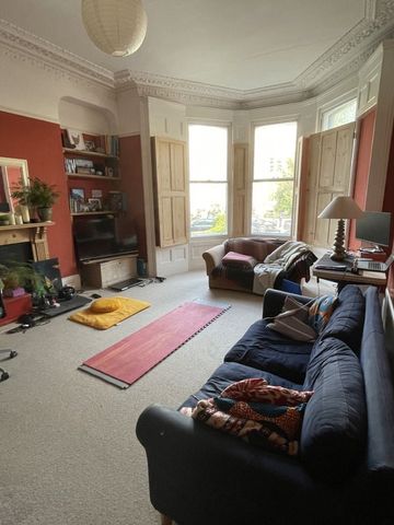 2 Bed Flat, Bristol, BS8 - Photo 3