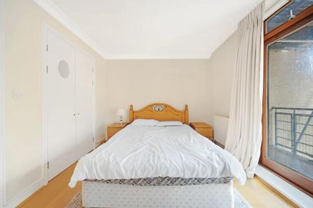 2 bedroom flat in Star Place - Photo 5