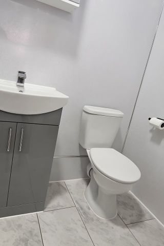 2 Bed Flat, Station Parade, IG11 - Photo 4