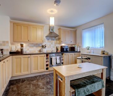 2 bedroom flat to rent - Photo 6