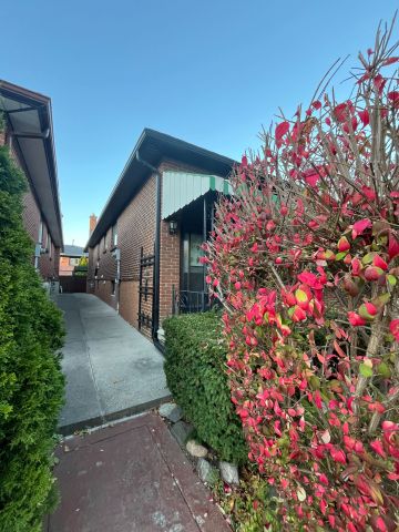 For Lease - 6 Romanway Crescent, Toronto, Ontario - Photo 3