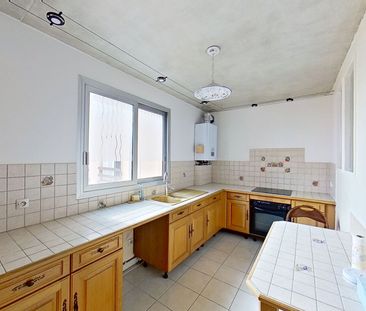 Location Appartement 5 pièces 97m² - Photo 3